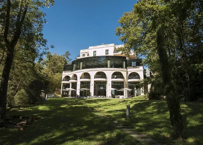 Hotel & Le Pavillon 5*