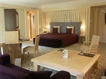 Hotel Hotel&spa Le Pavillon 5*