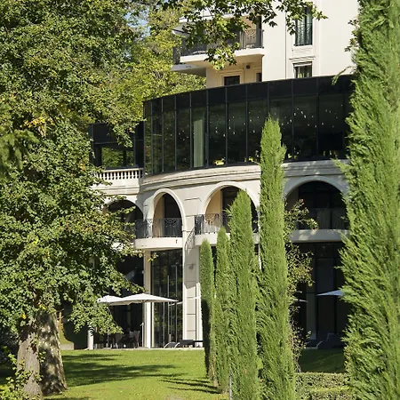 & Le Pavillon Шарбоньер-ле-Бен