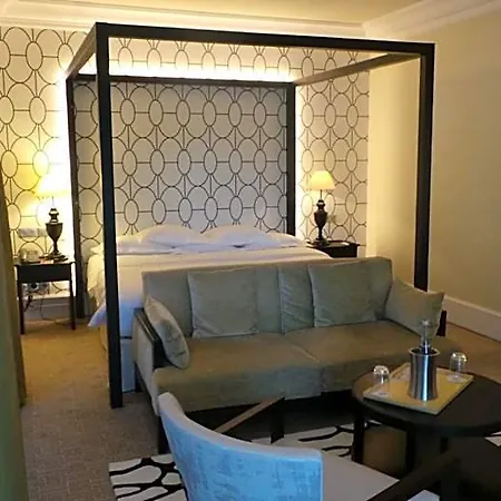 & Le Pavillon 5*