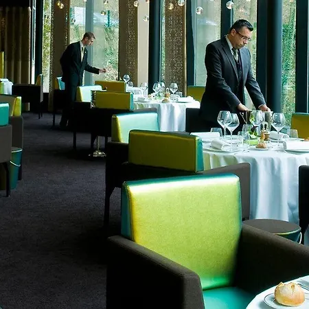 Hotel & Le Pavillon