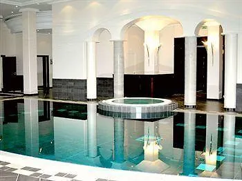 Hotel & Le Pavillon Charbonnières-les-Bains