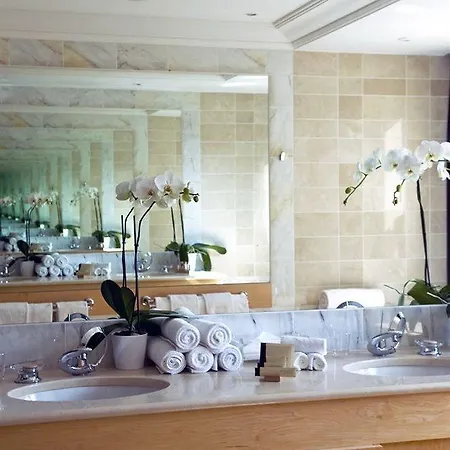Hotel & Le Pavillon