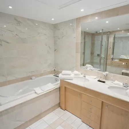 Hotel & Le Pavillon 5*