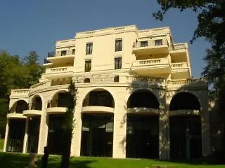 Hotel Hotel&spa Le Pavillon Charbonnières-les-Bains