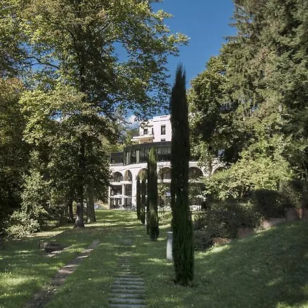 Hotel & Le Pavillon Charbonnières-les-Bains