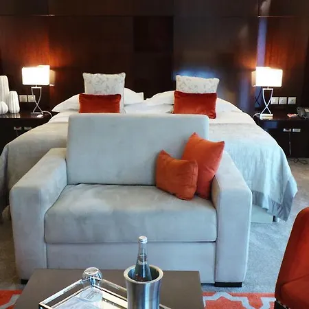 & Le Pavillon Hotel