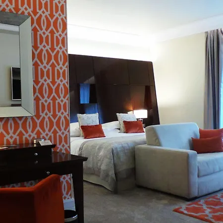 Hotel & Le Pavillon Charbonnières-les-Bains