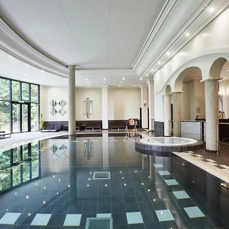 & Le Pavillon Hotel